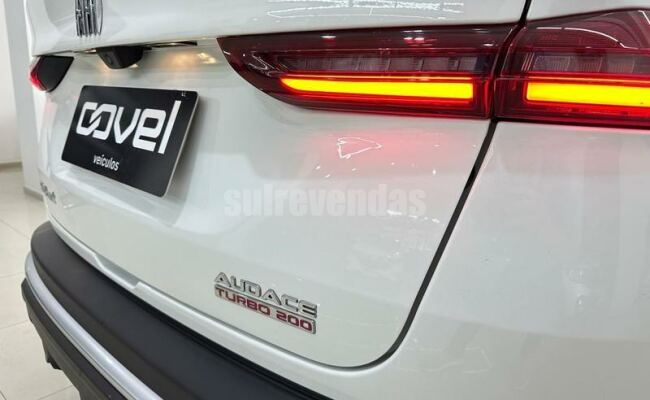 Fiat fastback audace turbo 200 flex at 4p