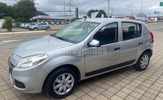 Renault SANDERO