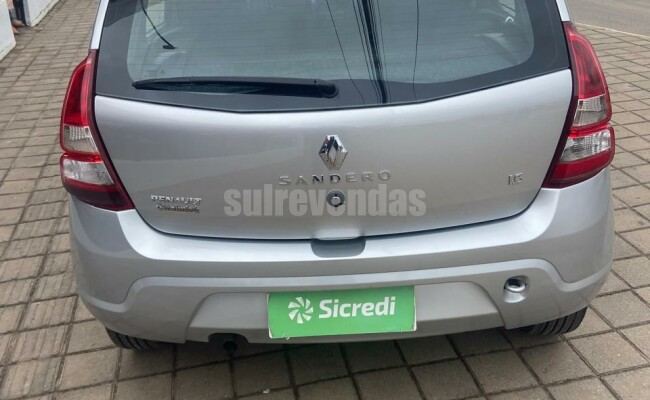 Renault SANDERO