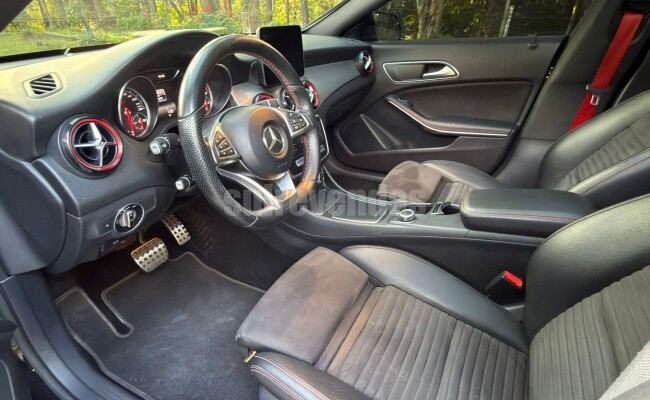 Mercedes-Benz CLA 250 4M