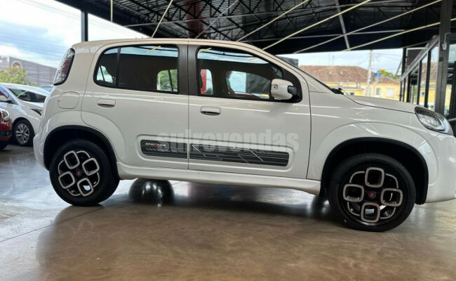 Fiat UNO SPORTING Dualogic 1.4 EVO Flex 8V 4p