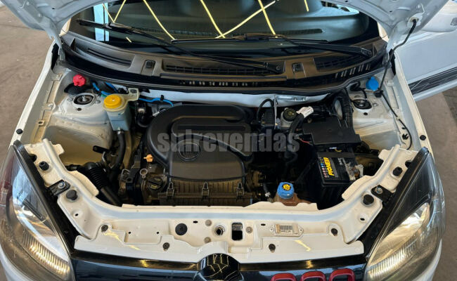 Fiat UNO SPORTING Dualogic 1.4 EVO Flex 8V 4p