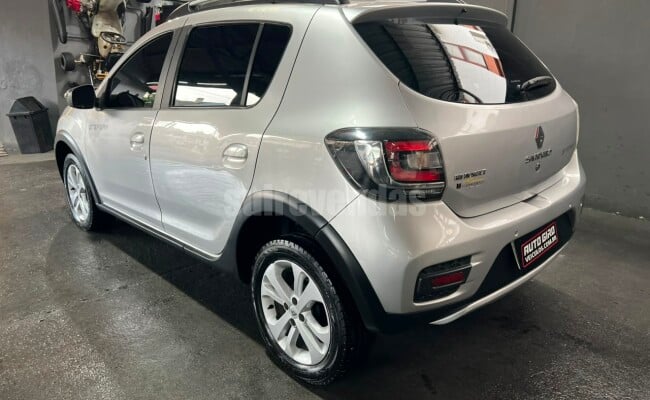 Renault SANDERO