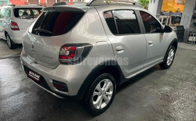 Renault SANDERO