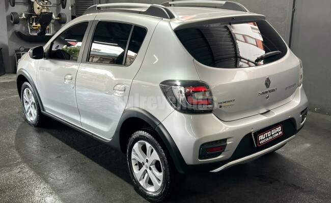 Renault SANDERO
