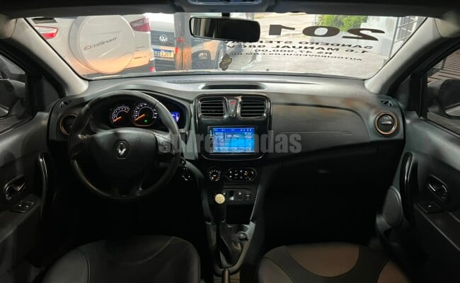 Renault SANDERO