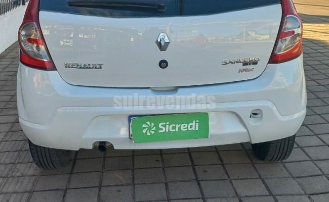 Renault SANDERO