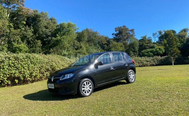Renault SANDERO