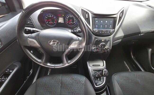 Hyundai HB20X