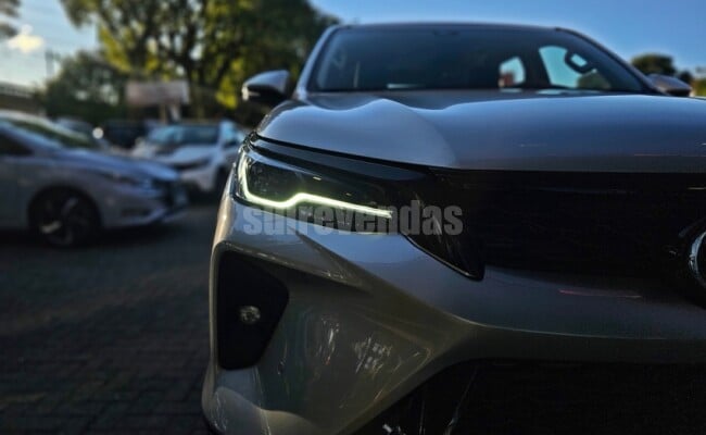 Toyota HILUX SW4 2.8 D-4D TURBO DIESEL SRX PLATINUM 4X4 AUTOMÁTICO