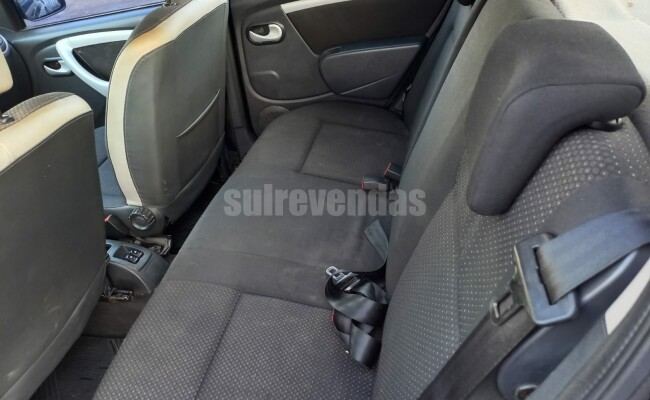 Renault SANDERO