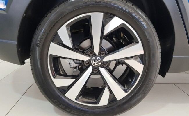 Volkswagen NIVUS 1.0 200 TSI TOTAL FLEX HIGHLINE AUTOMÁTICO