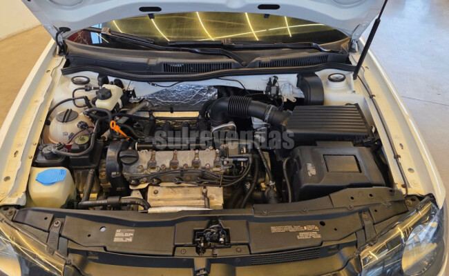 Volkswagen Golf Sportline 1.6 Mi Total Flex 8V 4p