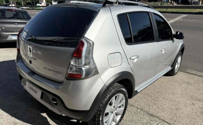 Renault SANDERO