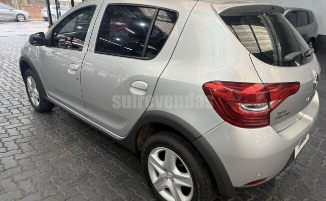 Renault SANDERO