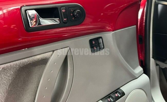 Volkswagen NEW BEETLE