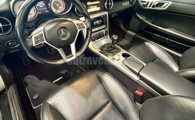 Mercedes-Benz SLK-200