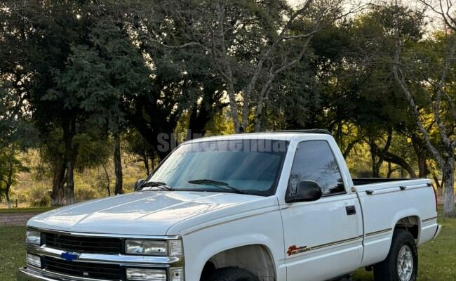 Chevrolet SILVERADO