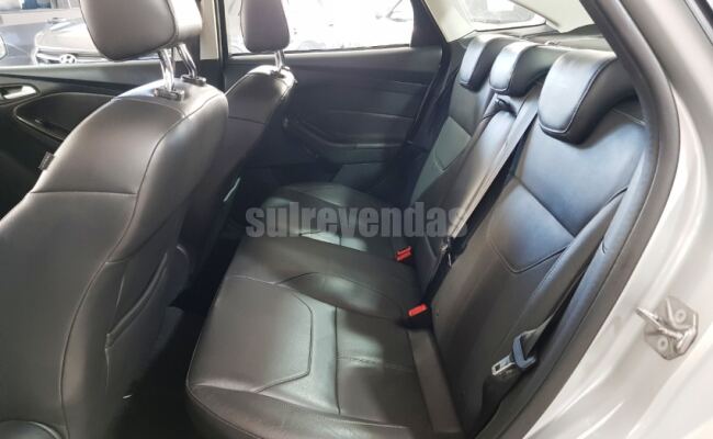 Ford FOCUS 2.0 TITANIUM FASTBACK 16V FLEX 4P POWERSHIFT
