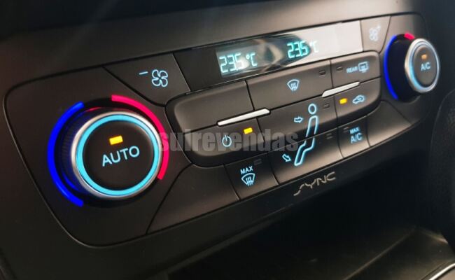 Ford FOCUS 2.0 TITANIUM FASTBACK 16V FLEX 4P POWERSHIFT