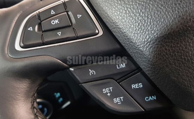 Ford FOCUS 2.0 TITANIUM FASTBACK 16V FLEX 4P POWERSHIFT