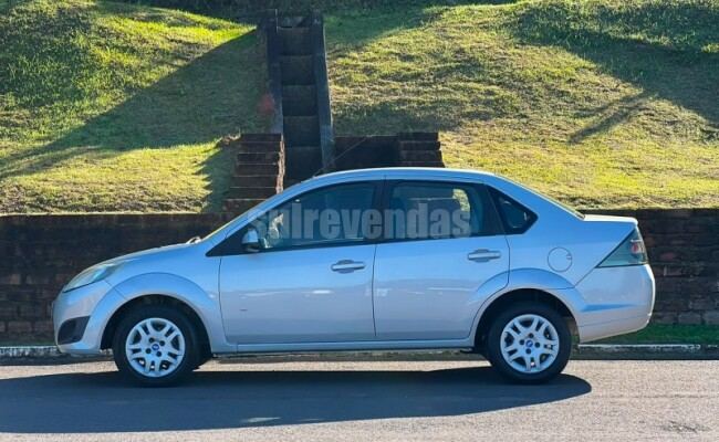 Ford FIESTA SEDAN 1.0