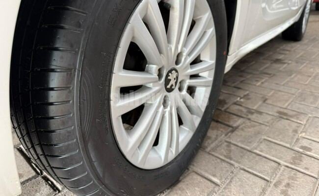 Peugeot 208 ACTIVE MT