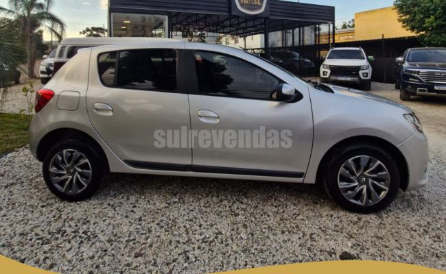 Renault SANDERO