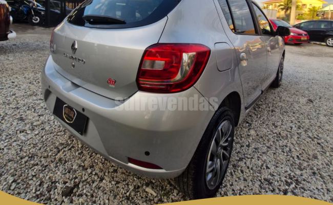 Renault SANDERO