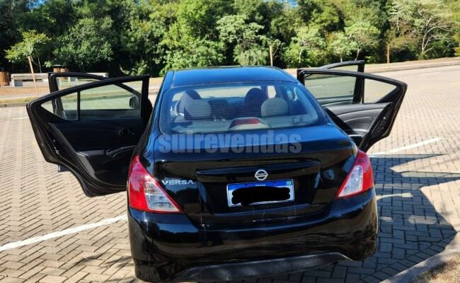 Nissan VERSA