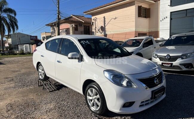 Nissan VERSA