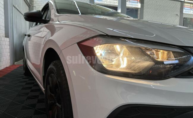 Volkswagen Polo Track 1.0 Flex 12V 5p