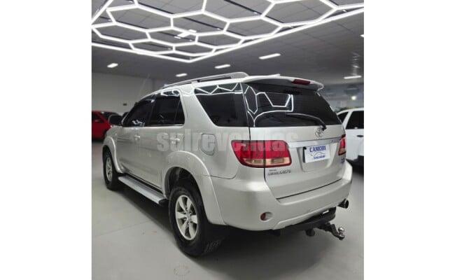Toyota HILUX SW4