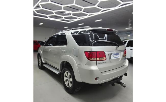 Toyota HILUX SW4