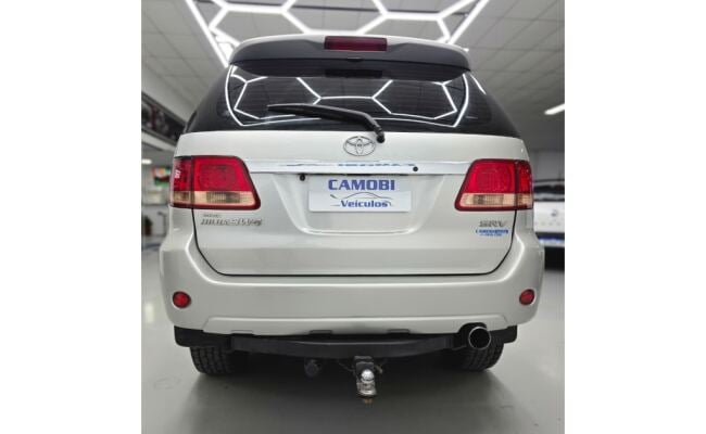 Toyota HILUX SW4
