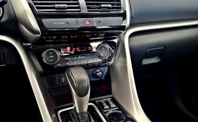 Mitsubishi ECLIPSE CROSS 1.5 MIVEC TURBO GASOLINA HPE CVT