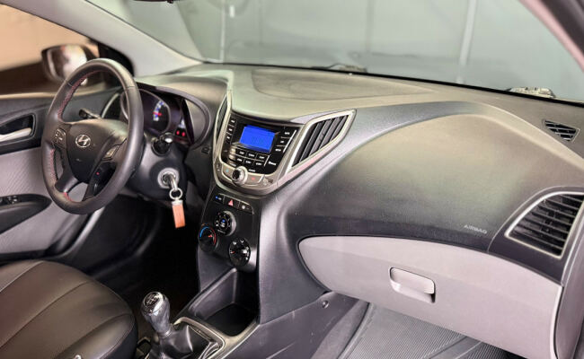 Hyundai HB20S Premium 1.6 Flex 16V Mec. 4p