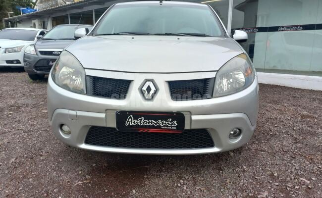Renault SANDERO