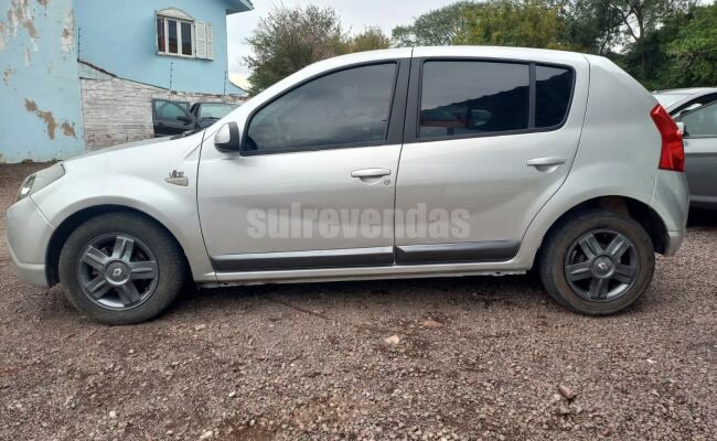 Renault SANDERO