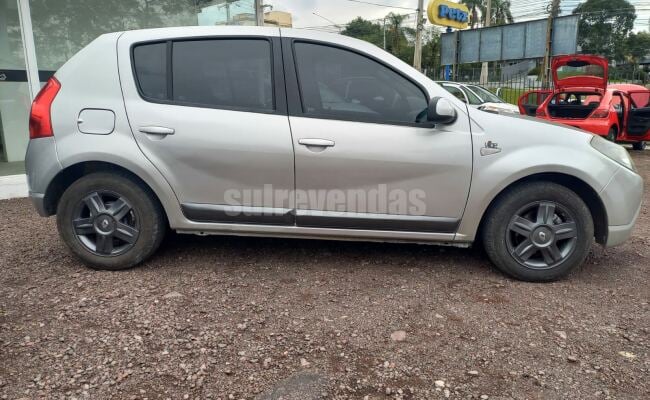 Renault SANDERO