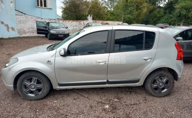 Renault SANDERO