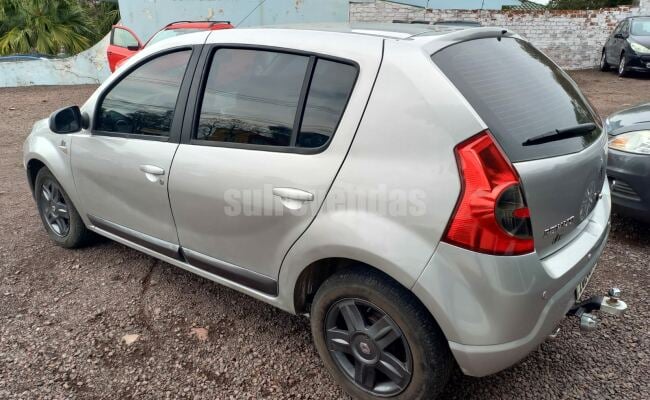 Renault SANDERO