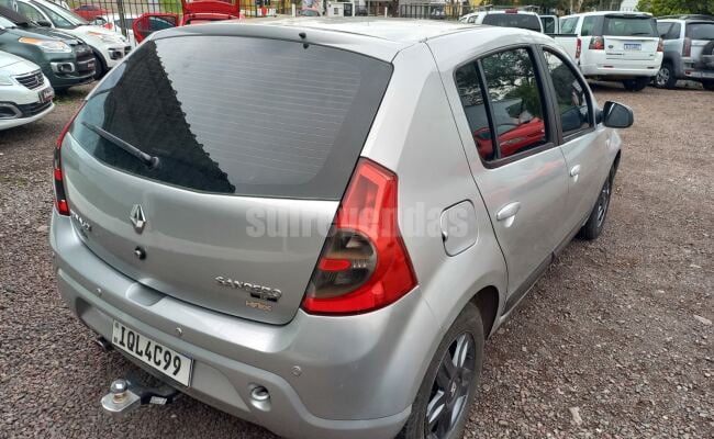 Renault SANDERO
