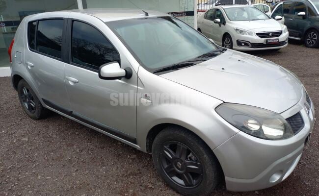 Renault SANDERO
