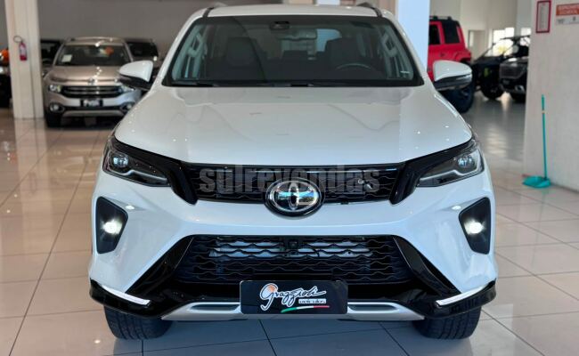 Toyota HILUX SW4