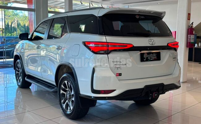 Toyota HILUX SW4