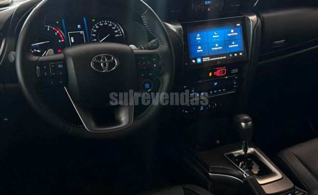 Toyota HILUX SW4