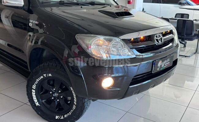 Toyota HILUX SW4