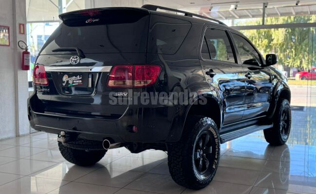 Toyota HILUX SW4