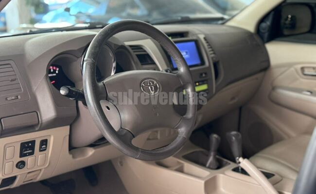 Toyota HILUX SW4